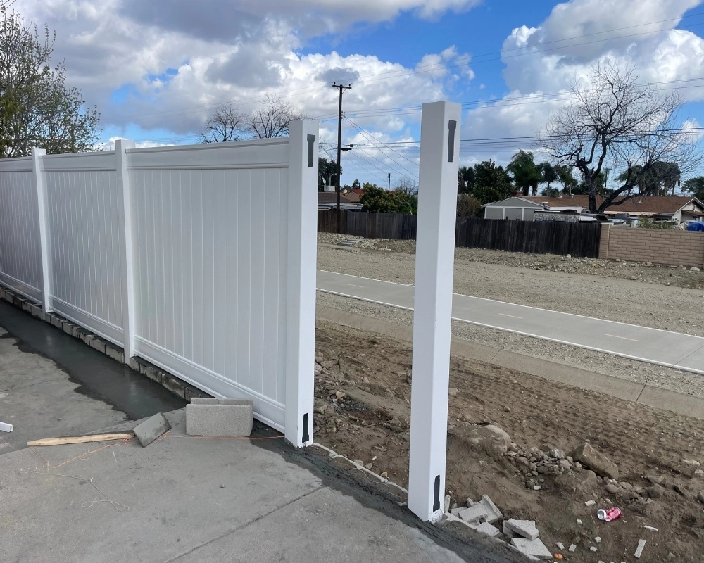 Cali Shine Expert Demolition in Los Angeles. A powerful shot of heavy machinery safely and efficiently carrying out a controlled structural or interior demolition project in a Southern California setting.