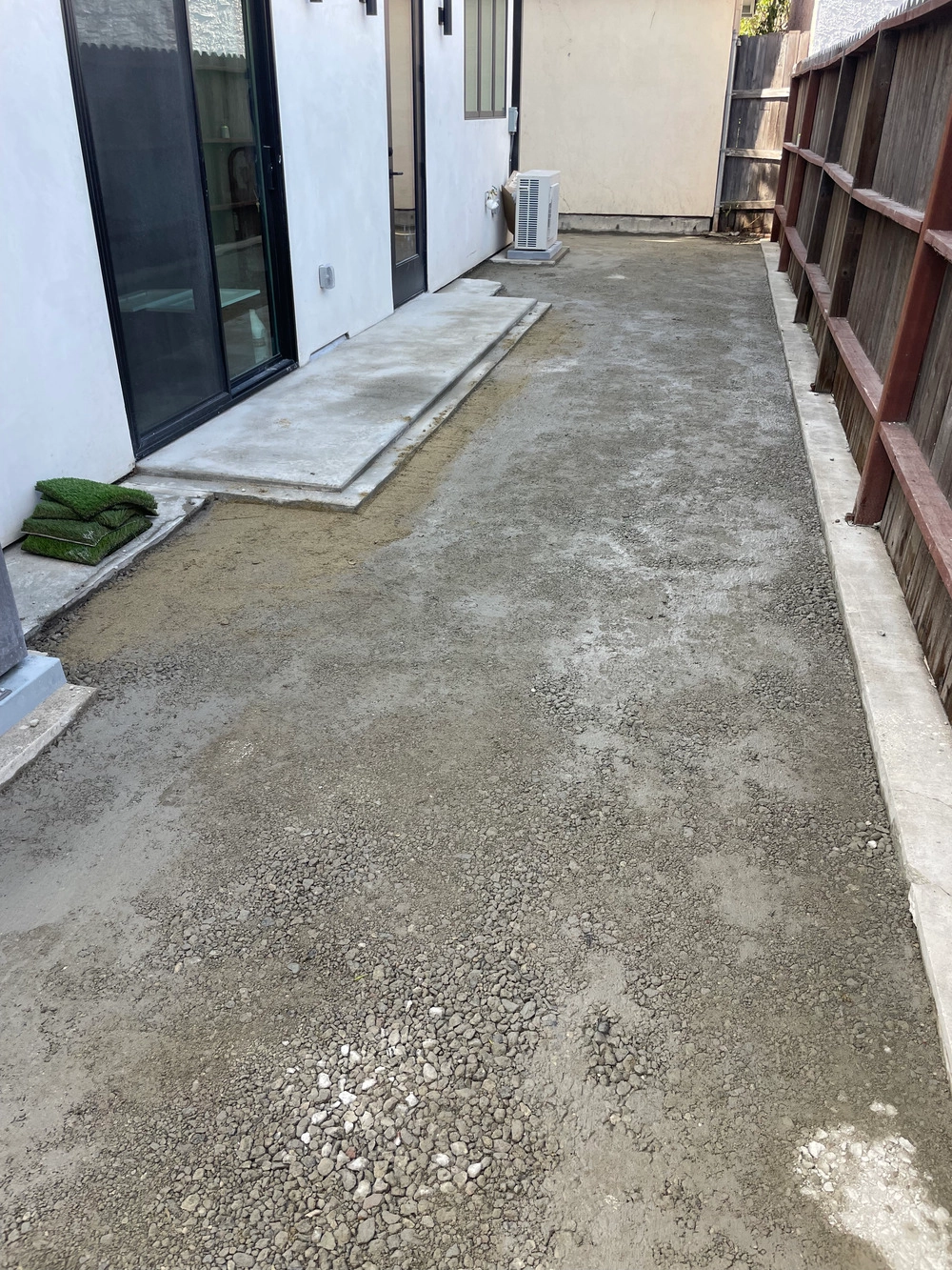 Cali Shine Expert Demolition in Los Angeles. A powerful shot of heavy machinery safely and efficiently carrying out a controlled structural or interior demolition project in a Southern California setting.